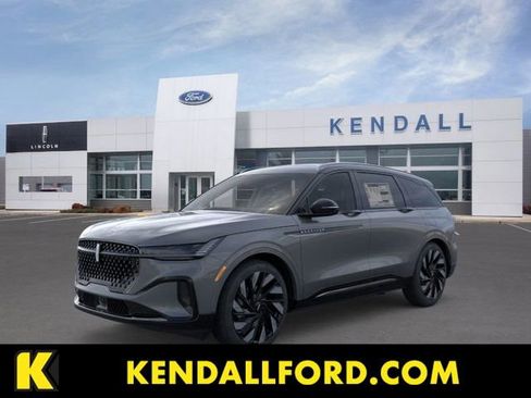 Used 2025 Lincoln Nautilus Reserve w/ Jet Appearance Package image 1