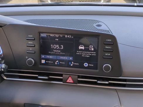 Certified 2025 Hyundai Elantra SE FWD image 17
