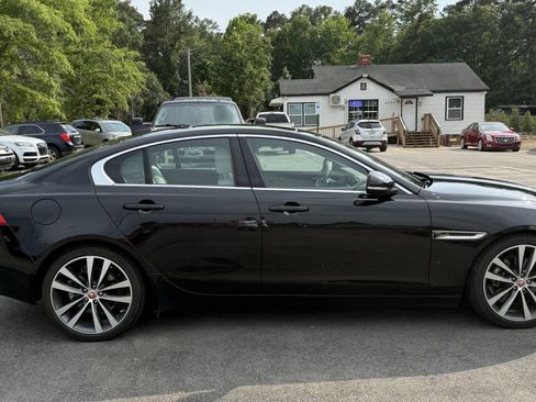 Used 2018 Jaguar XE Prestige RWD image 8