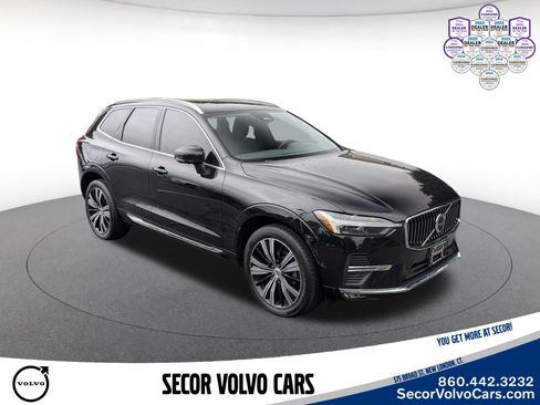 Used 2023 Volvo XC60 B5 Plus w/ Climate Package AWD/4WD image 3