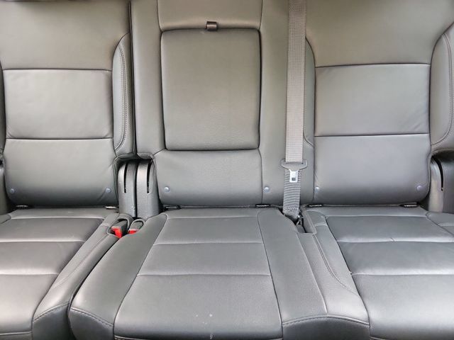Used 2024 Chevrolet Suburban LT RWD image 19