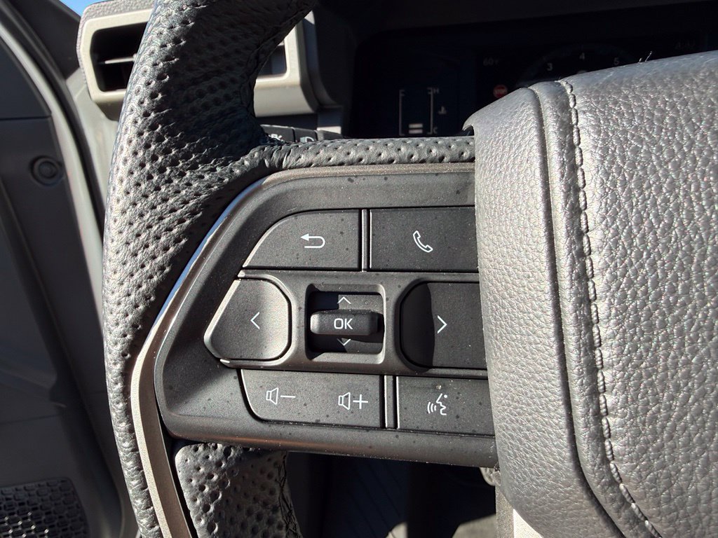 Used 2025 Toyota Tacoma SR5 AWD/4WD image 21