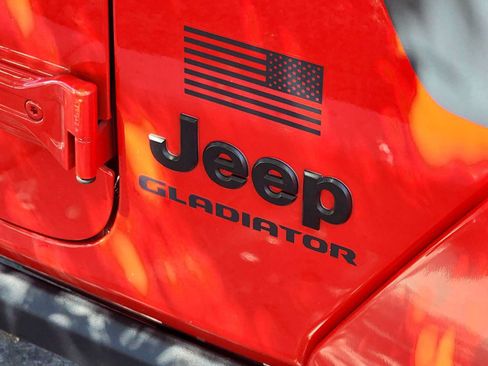 Used 2021 Jeep Gladiator Sport AWD/4WD image 11