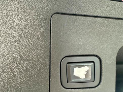 Used 2018 Cadillac XT5 FWD image 26
