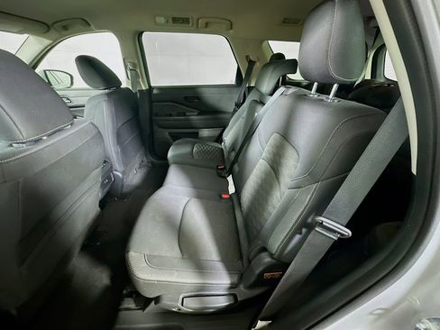 Used 2024 Nissan Pathfinder SV FWD image 15