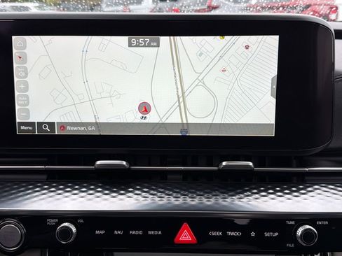 Used 2022 Kia Carnival SX Prestige image 27