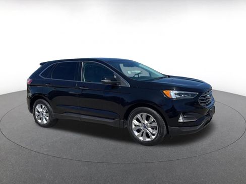 Used 2022 Ford Edge Titanium w/ Equipment Group 301A AWD/4WD image 2