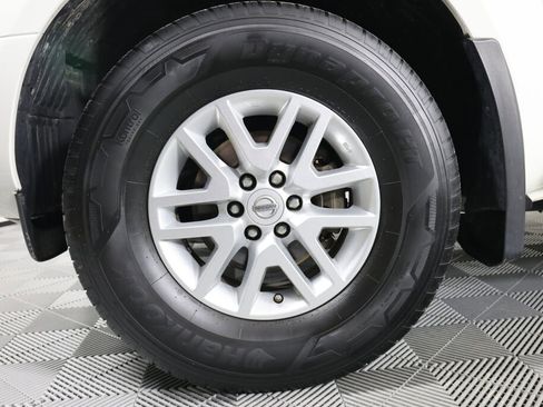 Used 2018 Nissan Frontier SV image 9