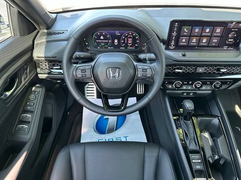 Certified 2025 Honda Accord Sport image 17