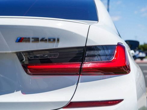 Used 2022 BMW M340i RWD image 7