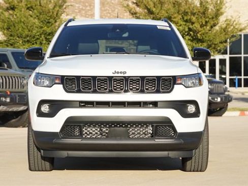New 2026 Jeep Compass Latitude image 2