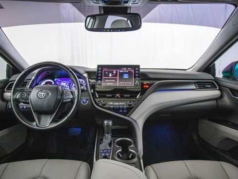 Used 2021 Toyota Camry XSE image 12