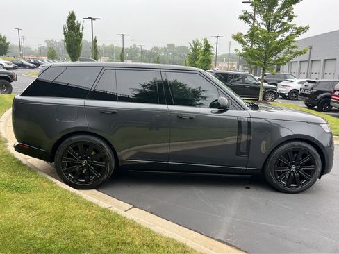 Used 2024 Land Rover Range Rover Autobiography AWD/4WD image 8