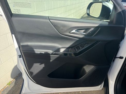 Used 2025 Chevrolet Equinox LT image 20