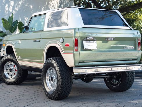 Used 2025 Ford Bronco Badlands AWD/4WD image 46