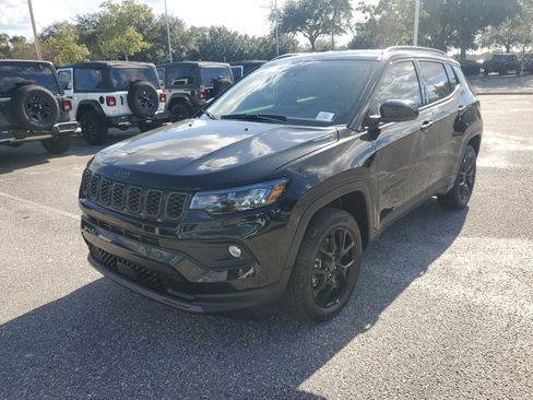 New 2026 Jeep Compass Latitude image 3