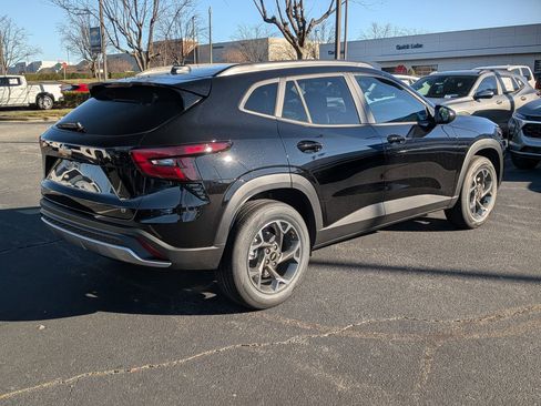 New 2026 Chevrolet Trax LT w/ Driver Confidence Package image 8