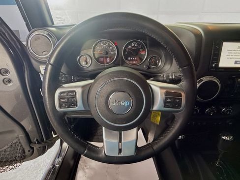 Used 2016 Jeep Wrangler Unlimited Rubicon AWD/4WD image 13