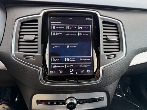 Used 2018 Volvo XC90 T6 Momentum image 14