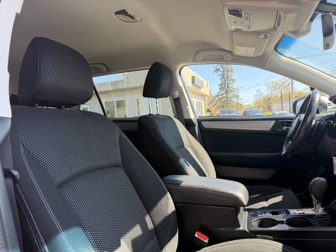 Used 2019 Subaru Outback 2.5i Premium image 29