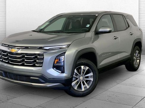 Used 2026 Chevrolet Equinox LT FWD image 12