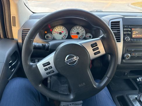 Used 2014 Nissan Frontier Desert Runner image 20