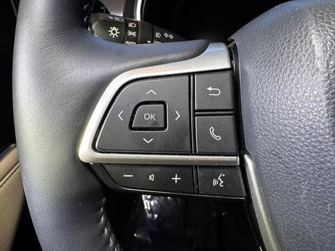 Certified 2024 Toyota Highlander Platinum AWD/4WD image 29