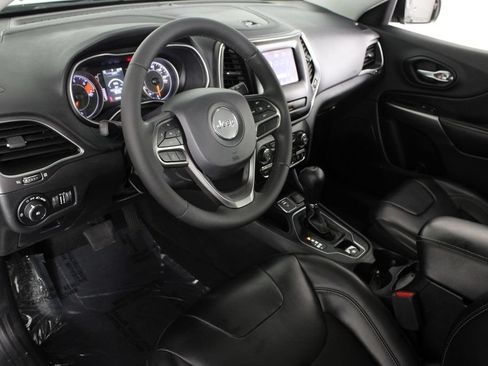 Used 2020 Jeep Cherokee Latitude Plus FWD image 17