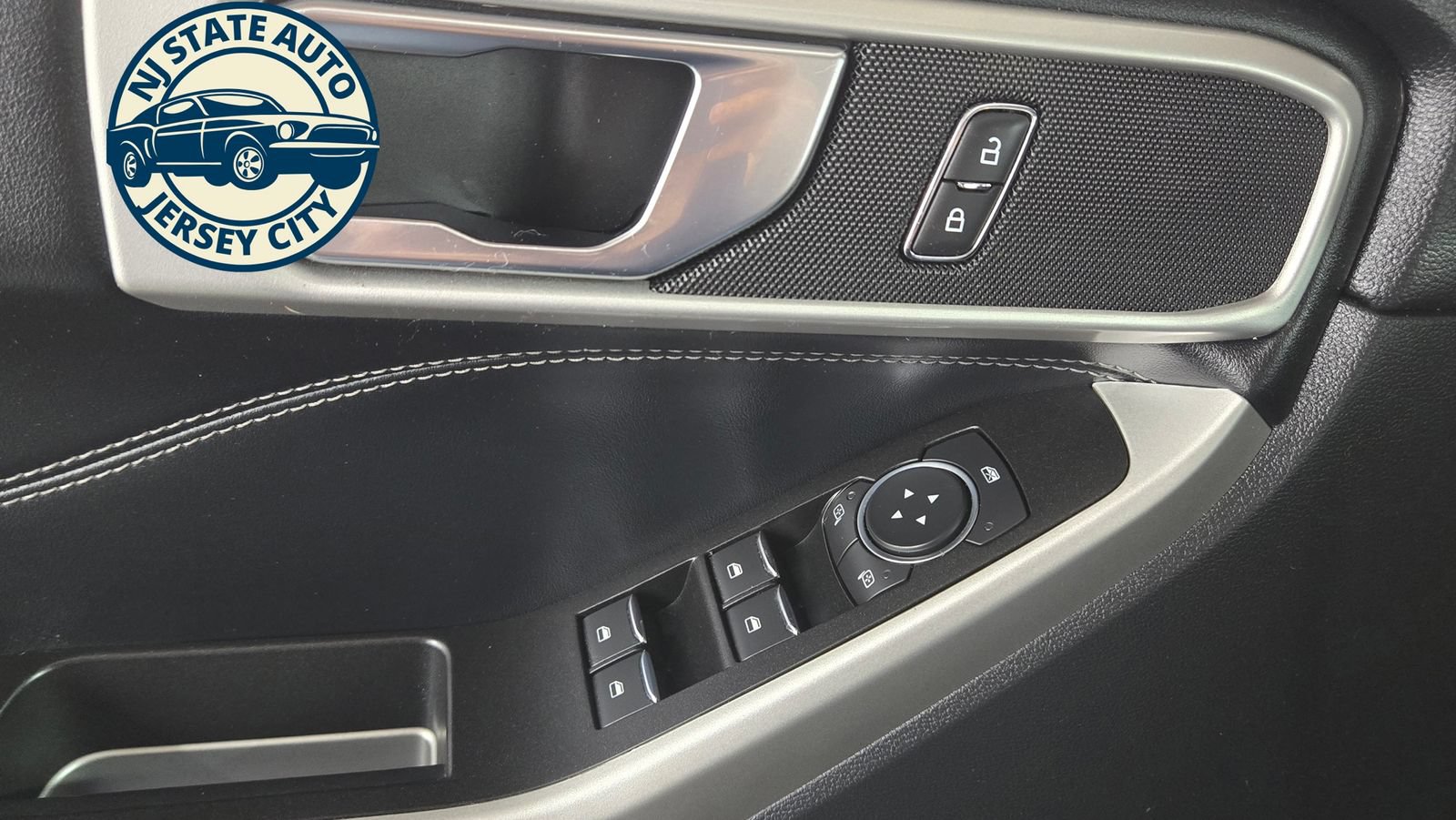 Used 2022 Ford Explorer XLT AWD/4WD image 27