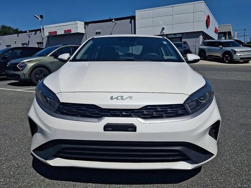 Used 2022 Kia Forte LXS w/ LXS Technology Package FWD image 2