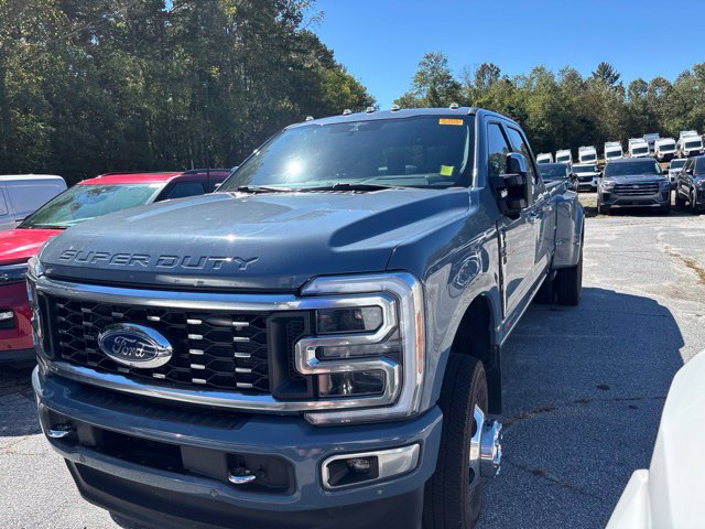 Used 2023 Ford F350 Platinum AWD/4WD image 4