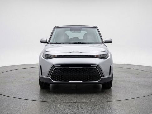 Used 2025 Kia Soul LX w/ LX Technology Package image 2