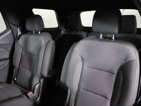 Used 2022 Chevrolet Traverse LT FWD image 30
