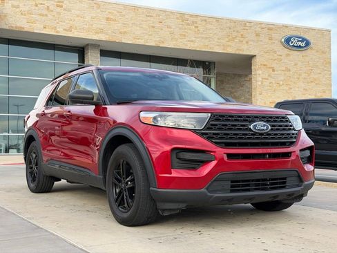 Used 2020 Ford Explorer XLT image 18