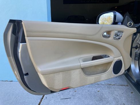 Used 2011 Jaguar XK Convertible image 27