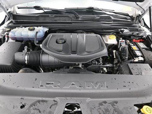 Used 2025 RAM 1500 Big Horn AWD/4WD image 13
