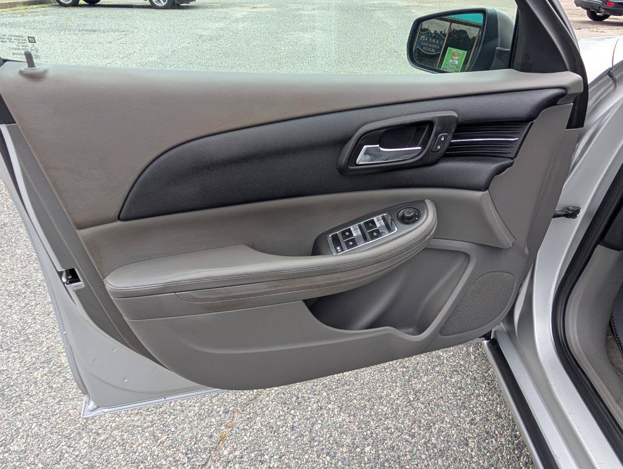 Used 2013 Chevrolet Malibu LS FWD image 11