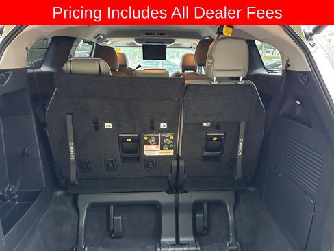 Used 2026 Toyota Sienna XLE FWD image 7