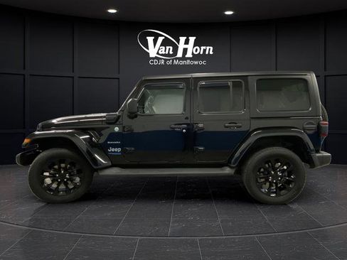 Used 2022 Jeep Wrangler Unlimited Sahara w/ Cold Weather Group AWD/4WD image 4