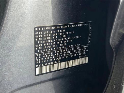 Used 2024 Volkswagen Tiguan SE image 22