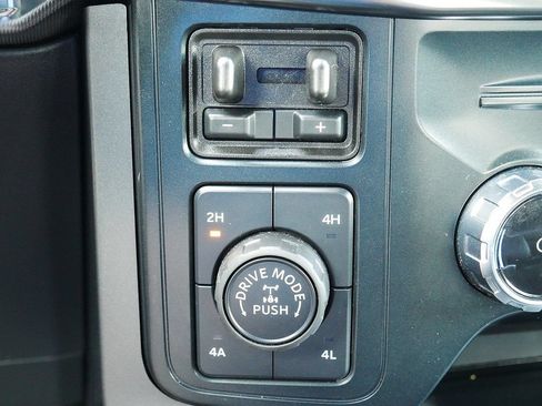 Used 2025 Ford F150 Lariat w/ Bed Utility Package AWD/4WD image 39