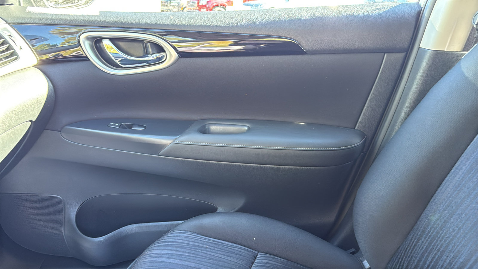 Used 2017 Nissan Sentra SV FWD image 17