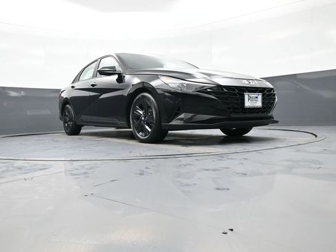 Certified 2023 Hyundai Elantra SEL w/ Cargo Package image 27