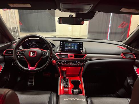 Used 2018 Honda Accord Sport image 17