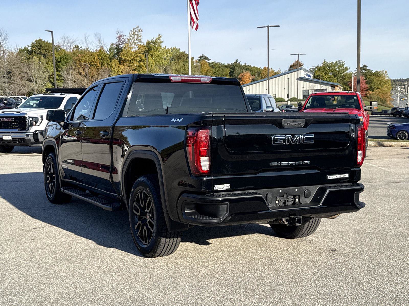 Used 2022 GMC Sierra 1500 Elevation w/ LPO, Elevation Black Package AWD/4WD image 10