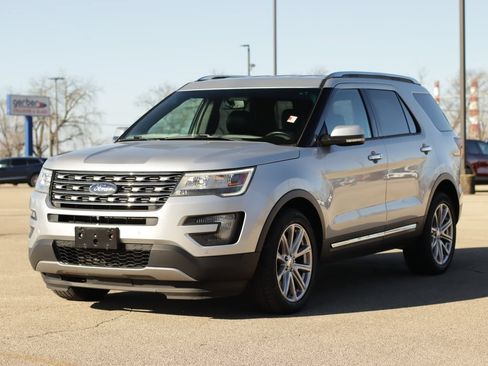 Used 2016 Ford Explorer Limited w/ Class II Trailer Tow Package AWD/4WD image 3