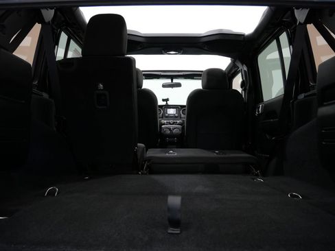 Used 2018 Jeep Wrangler Unlimited Sport S AWD/4WD image 27