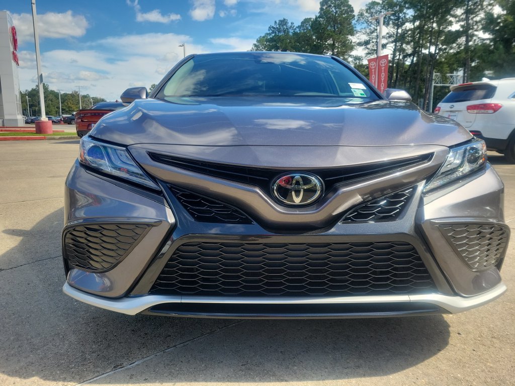 Certified 2021 Toyota Camry XSE FWD image 4