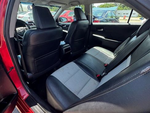 Used 2014 Toyota Camry SE FWD image 9