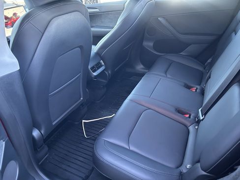 Used 2023 Tesla Model Y Performance image 9